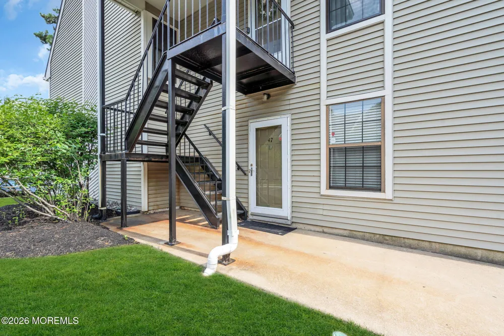 47 Chelmsford Court Marlton, NJ 08053