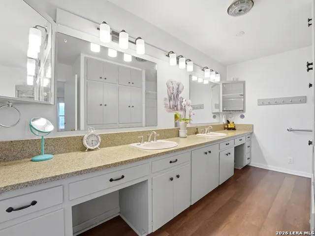 600 S STORTS ST Poth, TX 78147