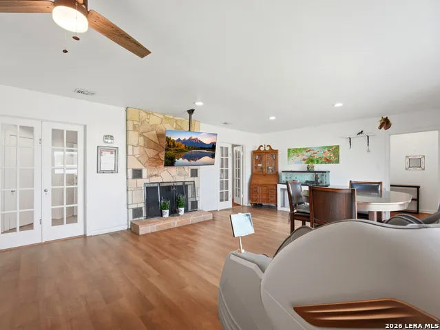 600 S STORTS ST Poth, TX 78147