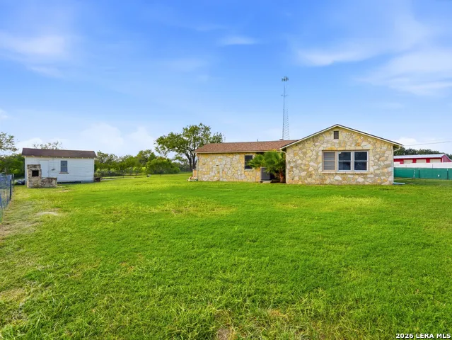 600 S STORTS ST Poth, TX 78147