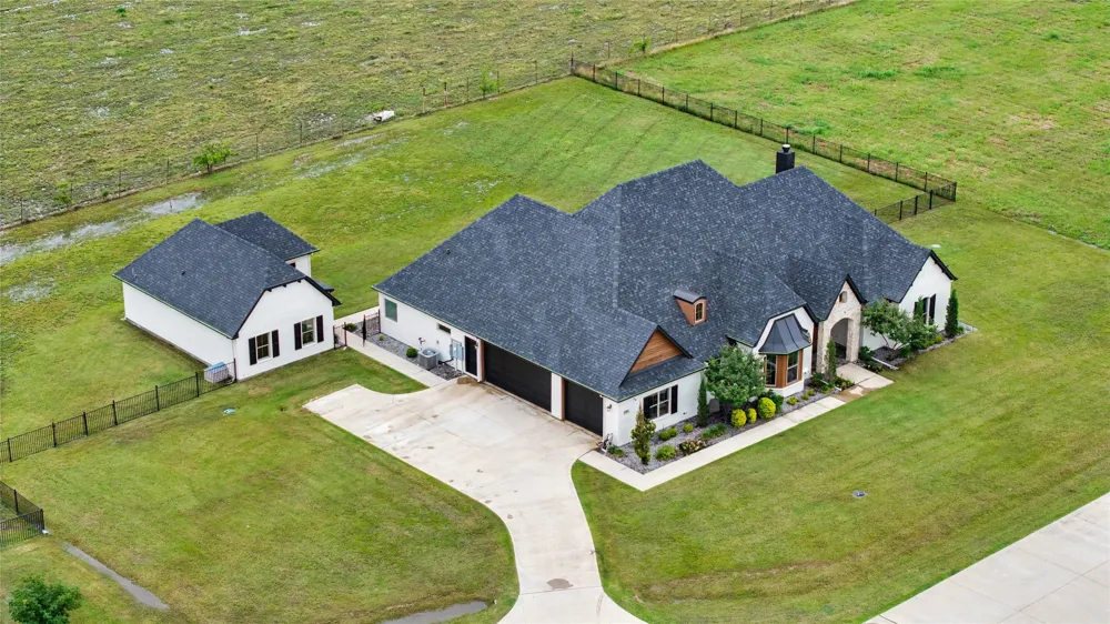 2909 Deer Run Trail Farmersville, TX 75442