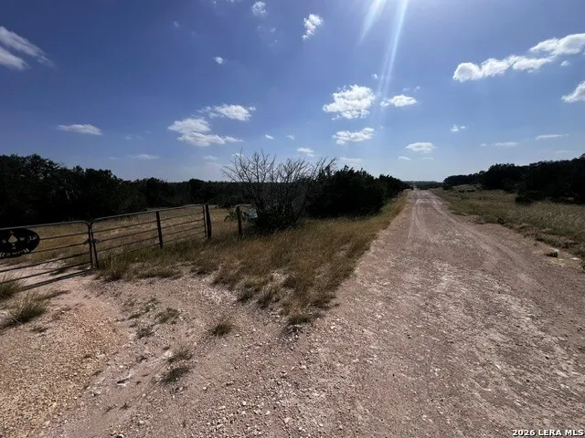 1863 Sd 74200 Rocksprings, TX 78880