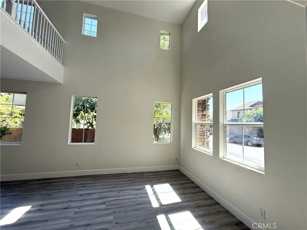 13569 Goldmedal Chino, CA 91710
