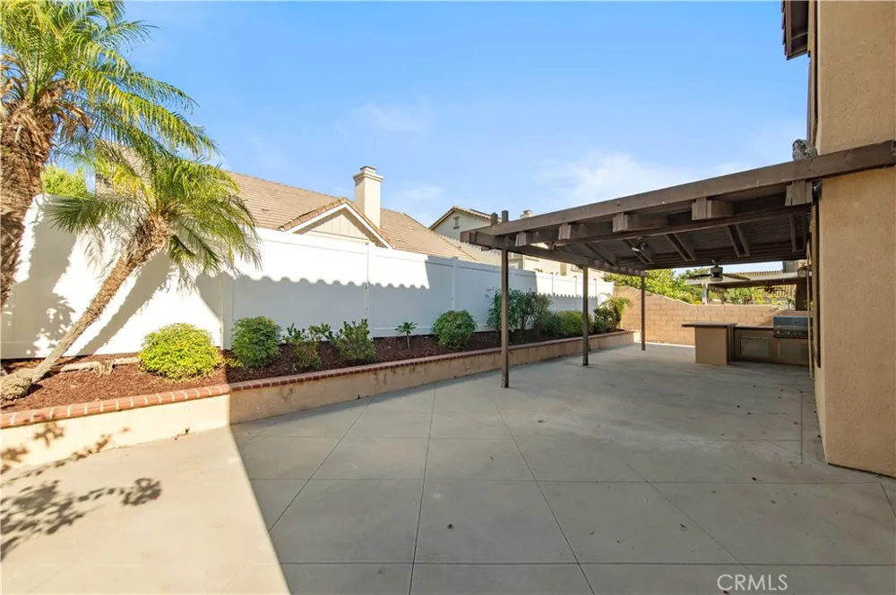 13569 Goldmedal Chino, CA 91710