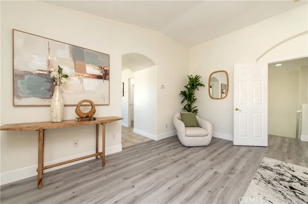 13569 Goldmedal Chino, CA 91710