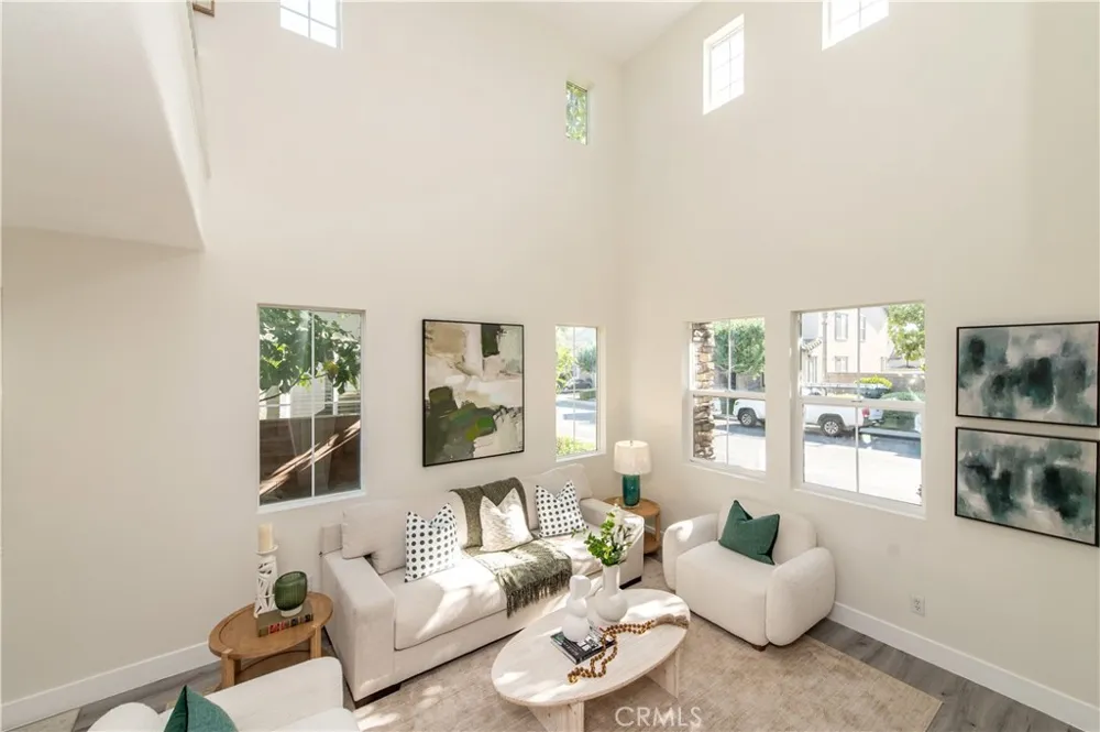 13569 Goldmedal Chino, CA 91710