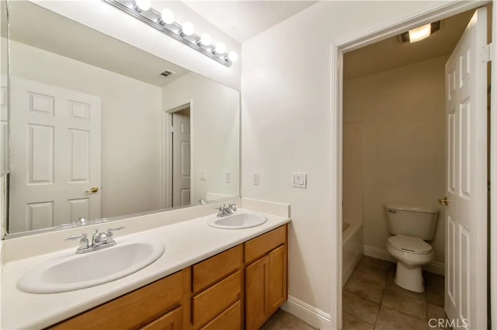 13569 Goldmedal Chino, CA 91710