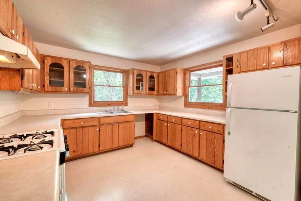 1493 Greasy Creek Road Brasstown, NC 28902