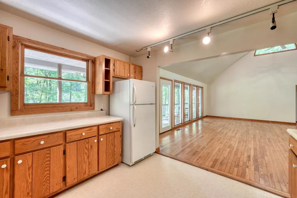 1493 Greasy Creek Road Brasstown, NC 28902