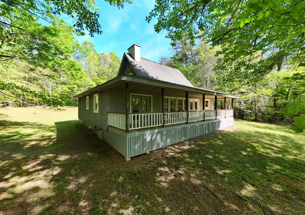 1493 Greasy Creek Road Brasstown, NC 28902