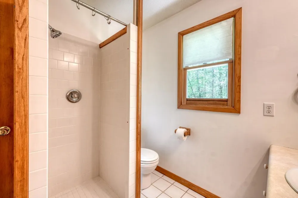 1493 Greasy Creek Road Brasstown, NC 28902