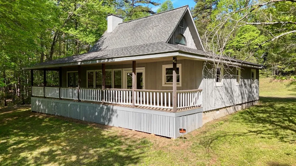 1493 Greasy Creek Road Brasstown, NC 28902