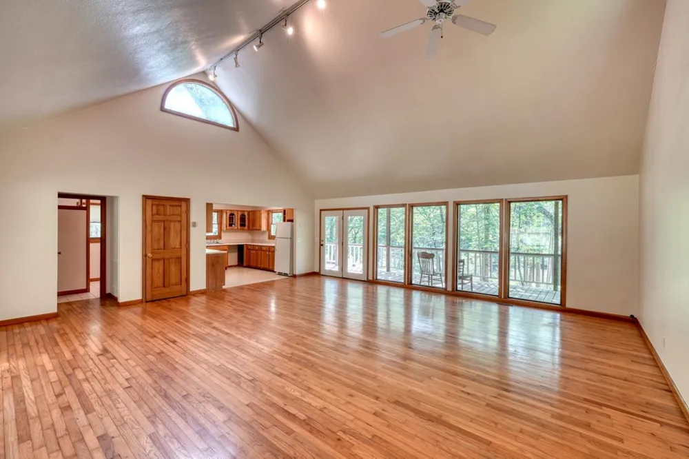1493 Greasy Creek Road Brasstown, NC 28902