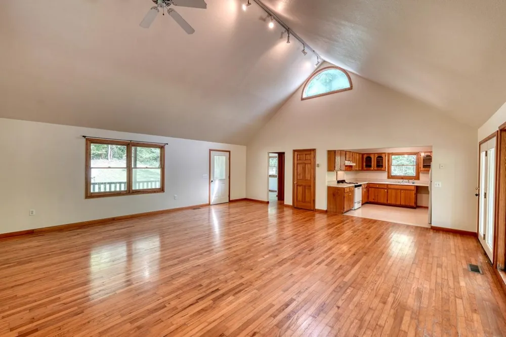 1493 Greasy Creek Road Brasstown, NC 28902