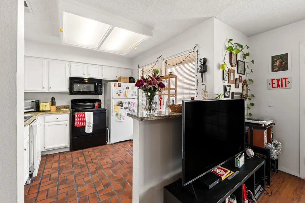 2110 Rio Grande Street #303 Austin, TX 78705