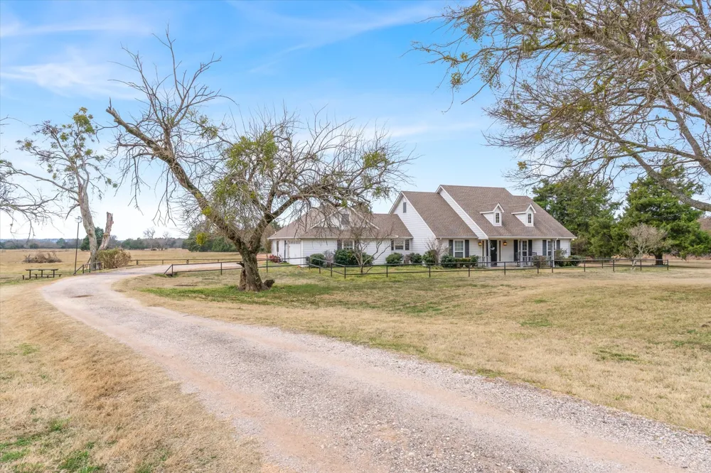 9111 County Road 313 Terrell, TX 75161