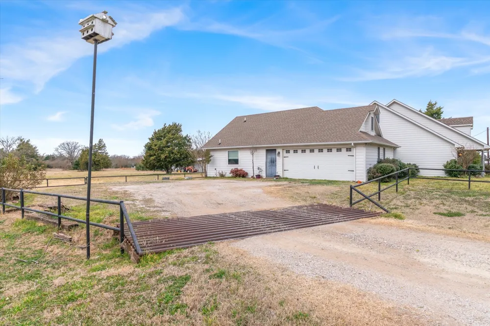 9111 County Road 313 Terrell, TX 75161