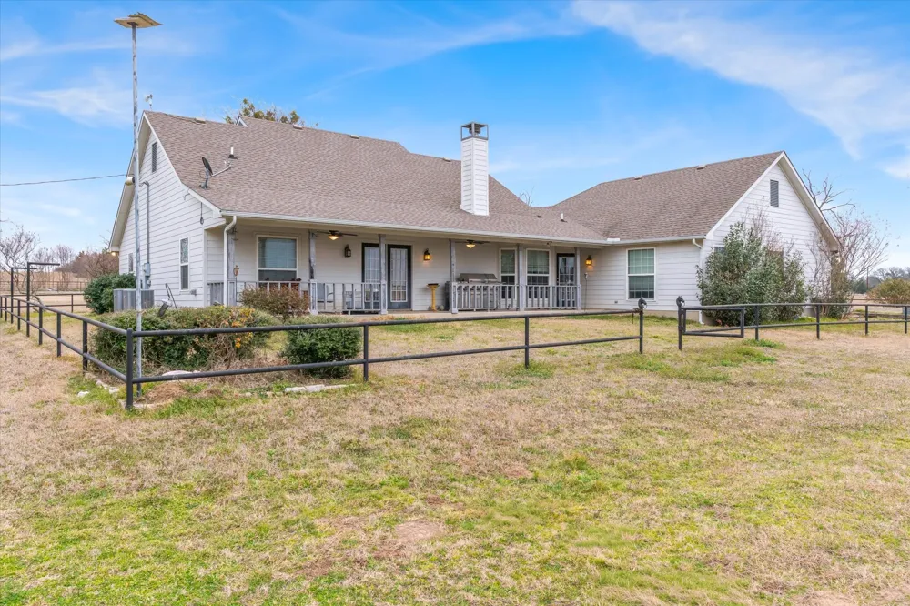 9111 County Road 313 Terrell, TX 75161