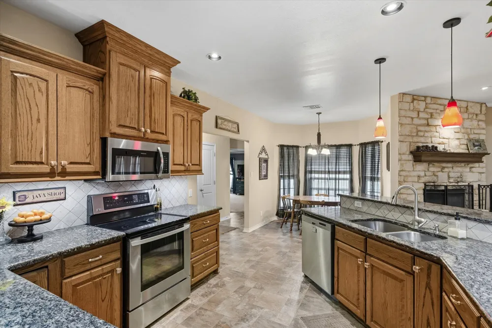 9111 County Road 313 Terrell, TX 75161