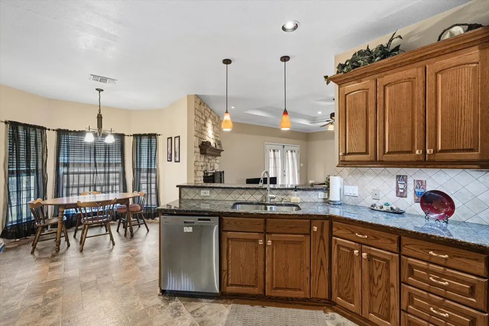 9111 County Road 313 Terrell, TX 75161