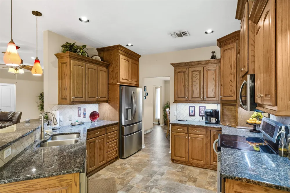 9111 County Road 313 Terrell, TX 75161