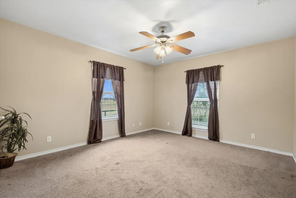 9111 County Road 313 Terrell, TX 75161