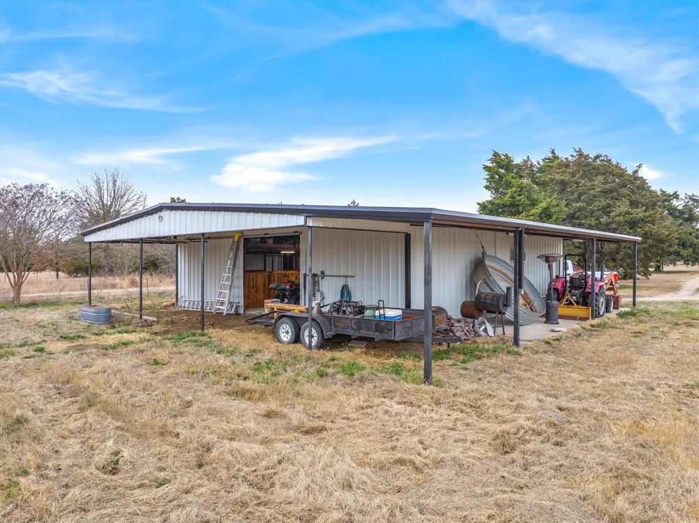 9111 County Road 313 Terrell, TX 75161