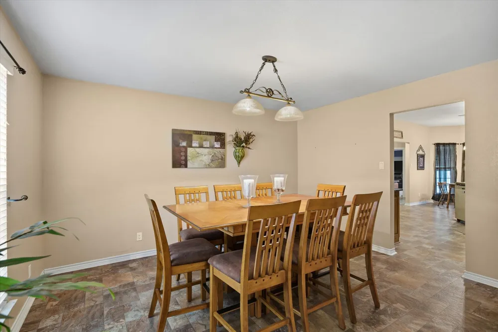 9111 County Road 313 Terrell, TX 75161