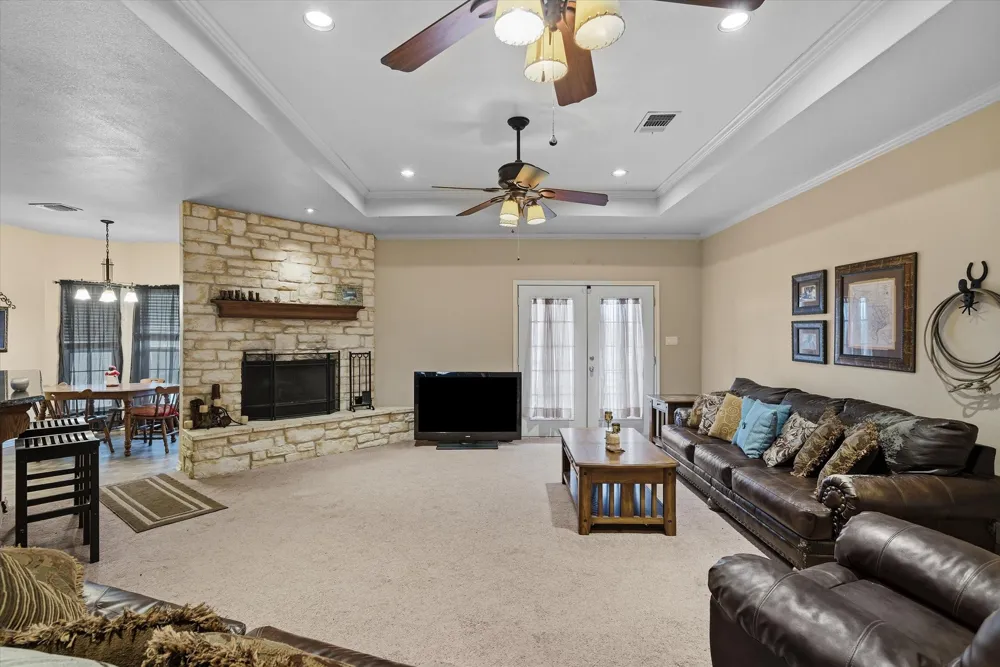 9111 County Road 313 Terrell, TX 75161