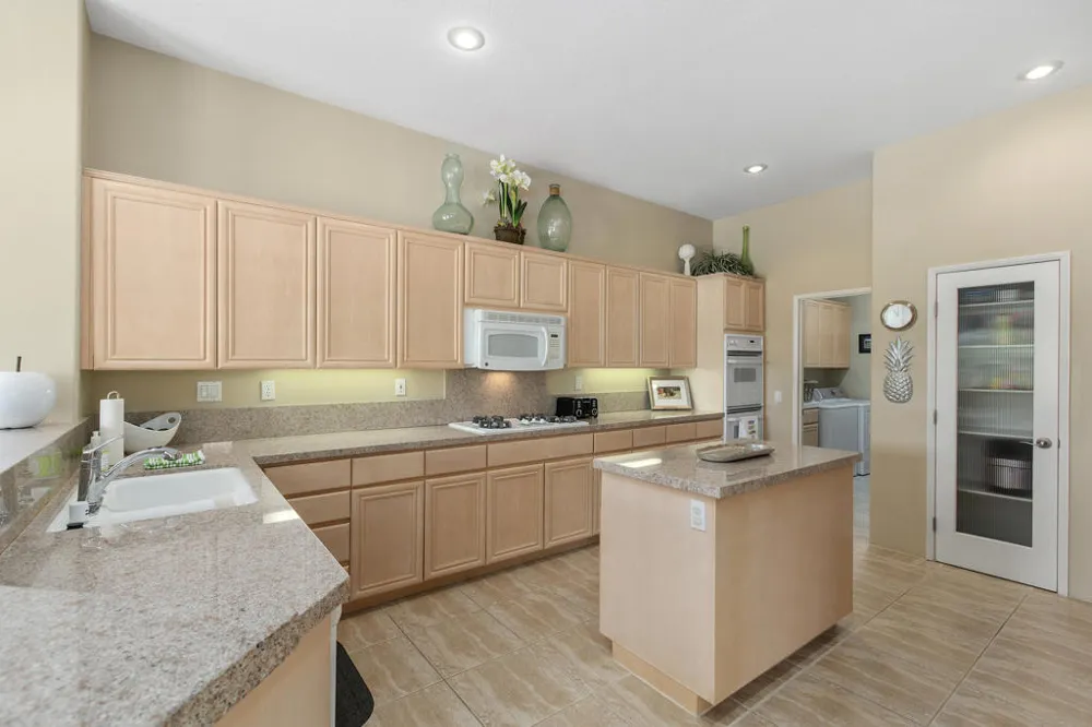 99 Kavenish Drive Rancho Mirage, CA 92270