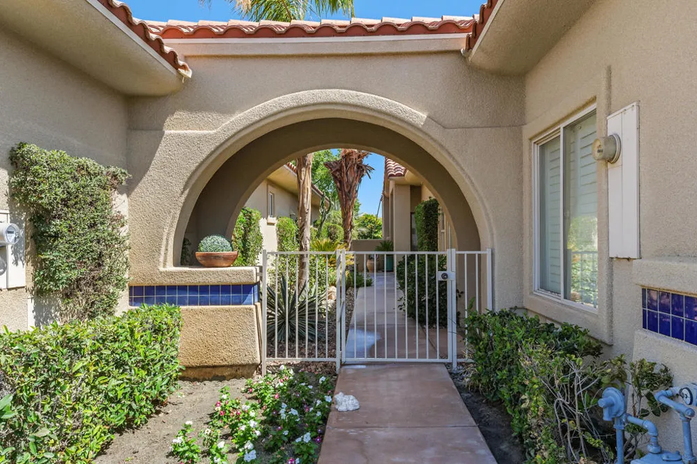 99 Kavenish Drive Rancho Mirage, CA 92270