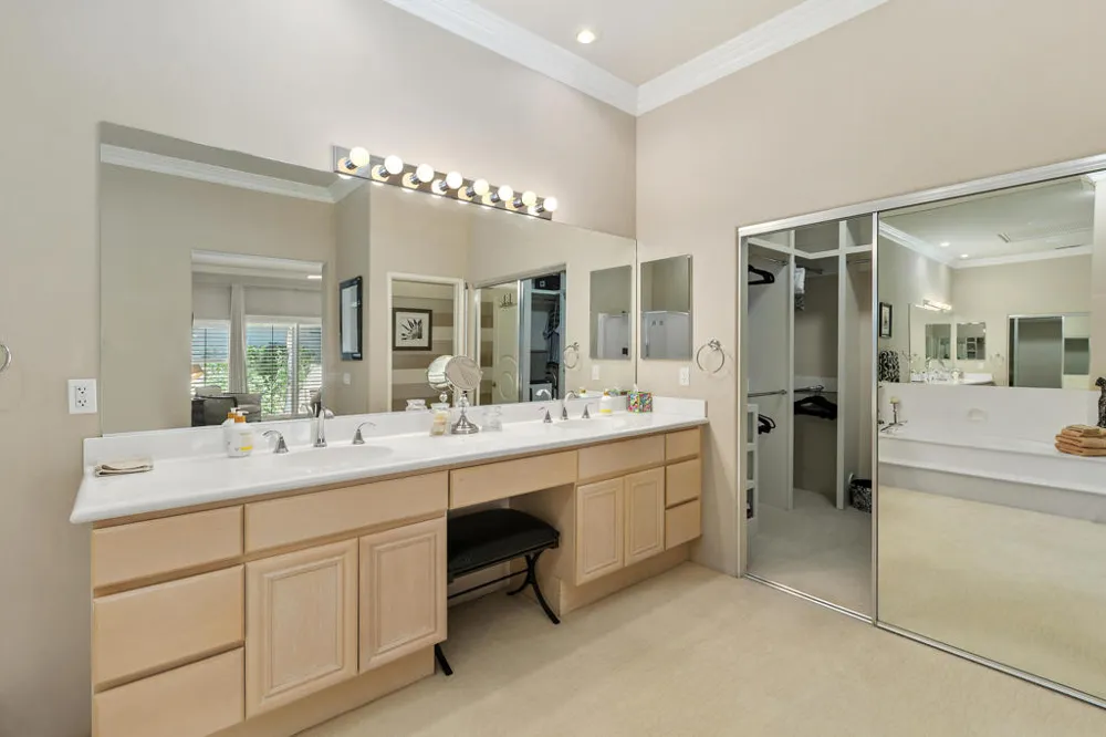 99 Kavenish Drive Rancho Mirage, CA 92270