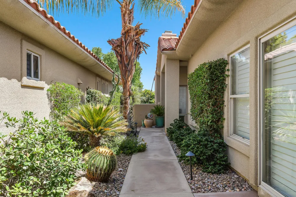 99 Kavenish Drive Rancho Mirage, CA 92270