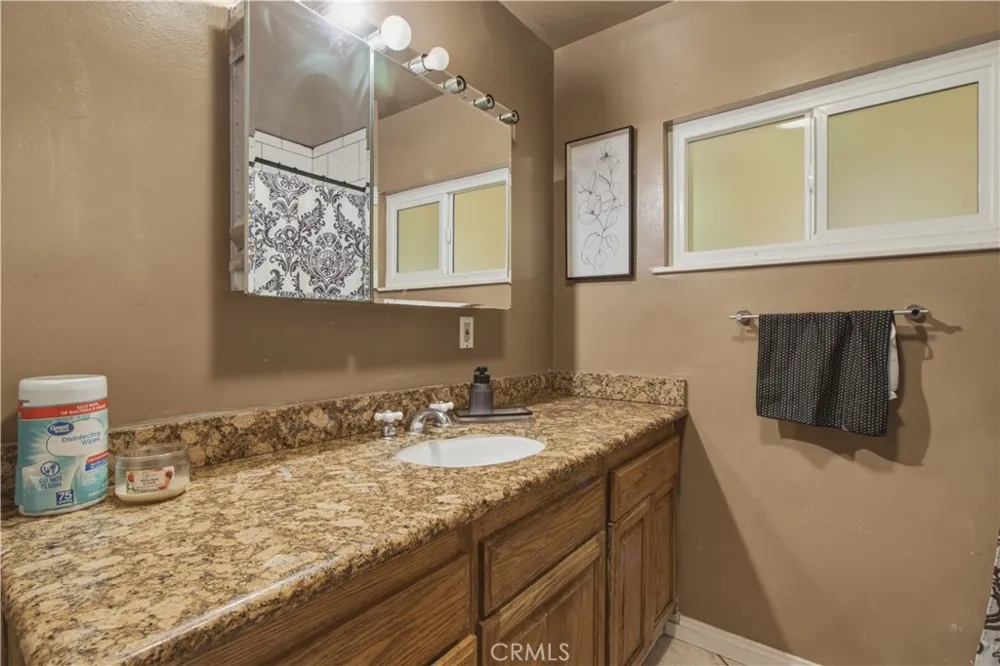 910 W George Banning, CA 92220