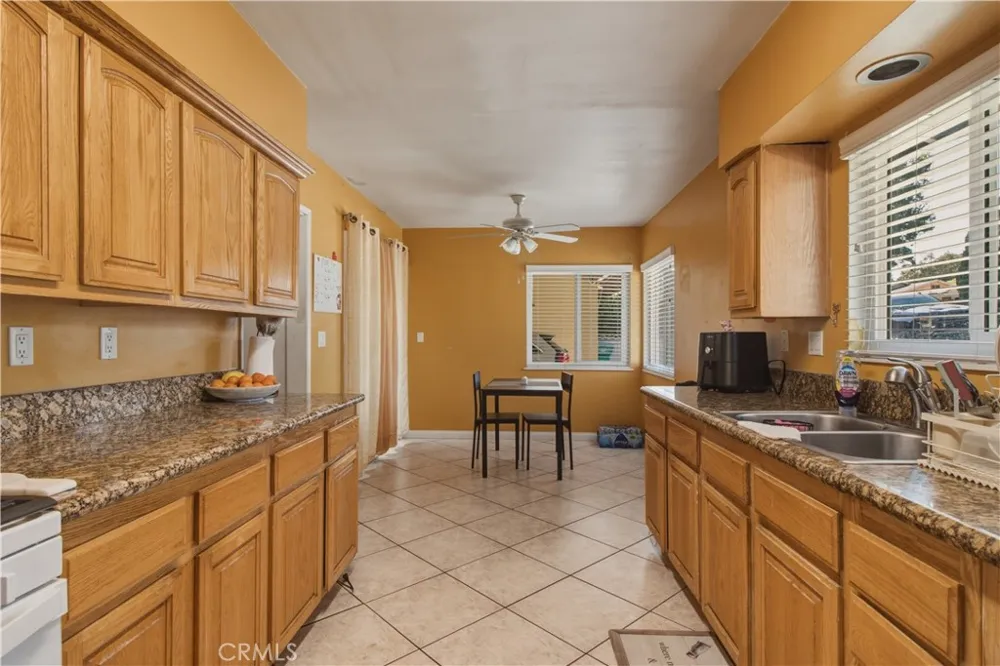 910 W George Banning, CA 92220