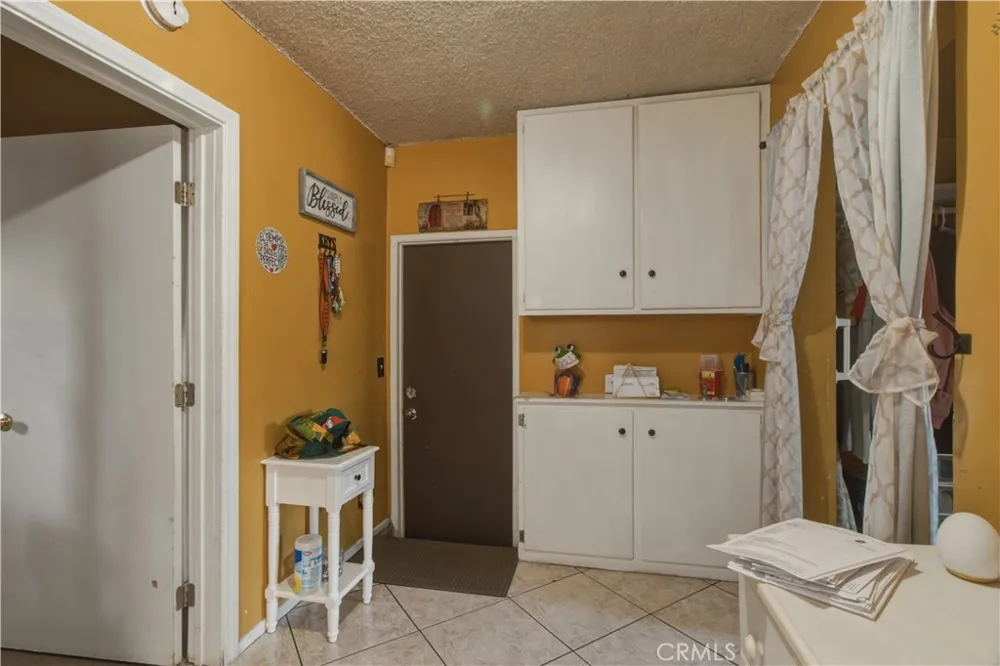 910 W George Banning, CA 92220