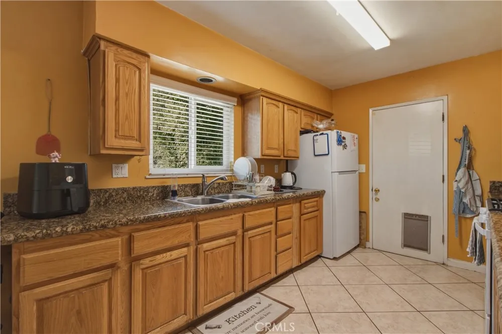 910 W George Banning, CA 92220