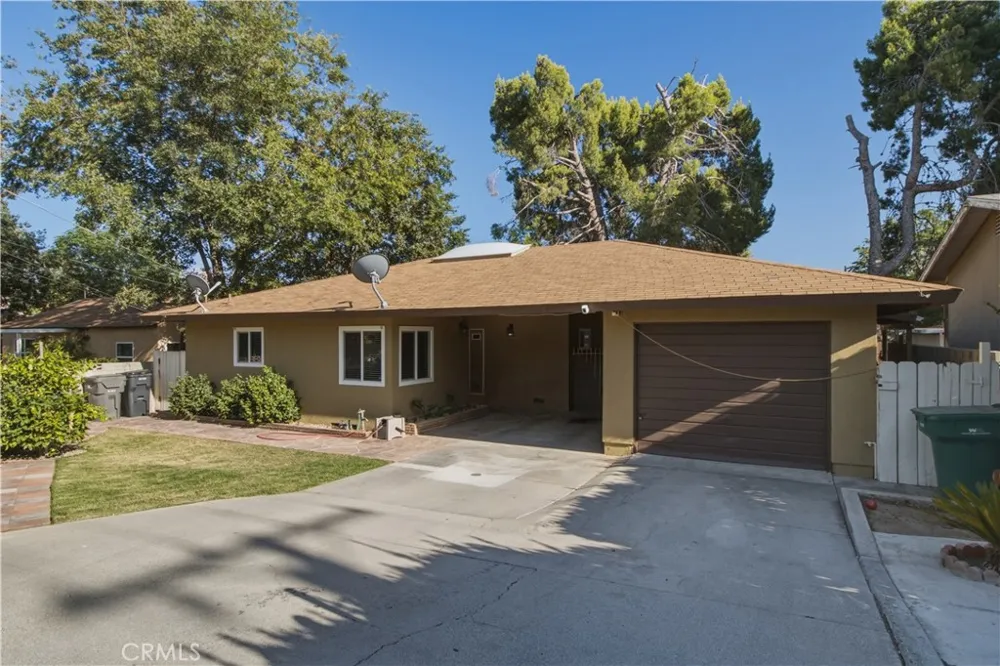910 W George Banning, CA 92220