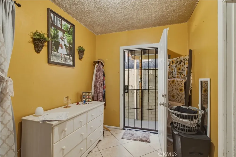 910 W George Banning, CA 92220
