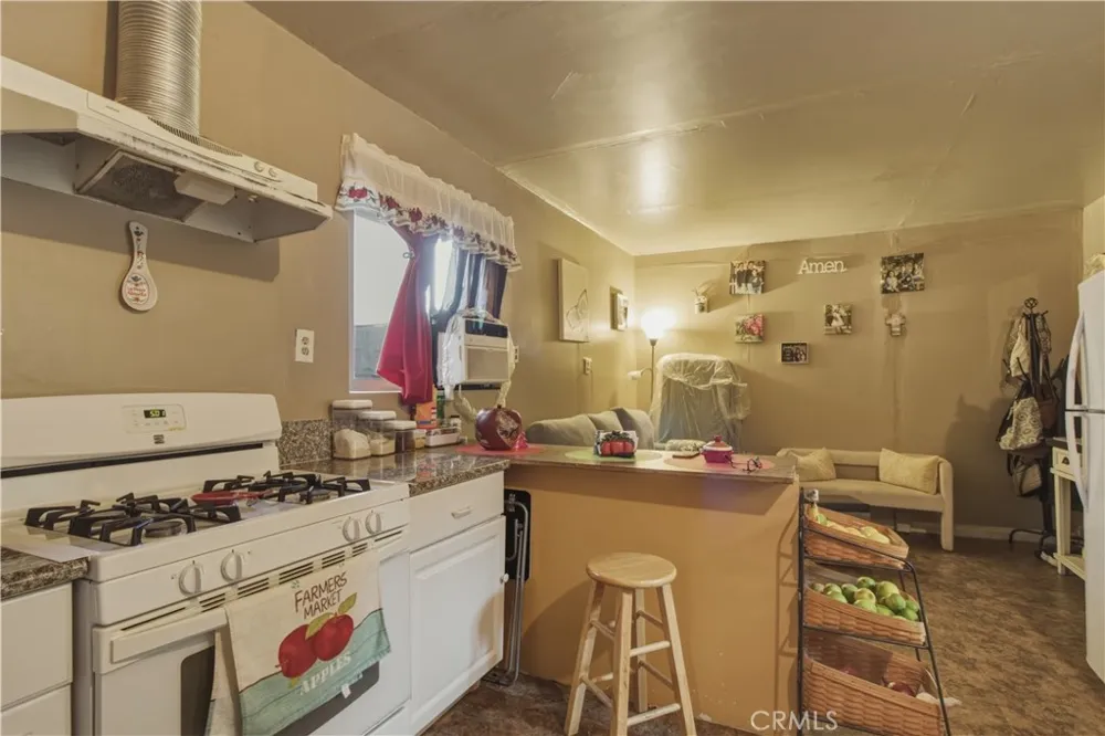 910 W George Banning, CA 92220