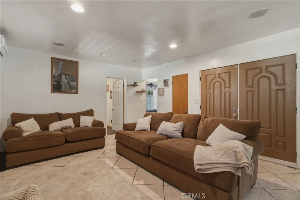 910 W George Banning, CA 92220