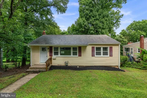 18 GRANDIN CIRCLE