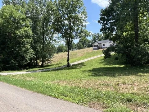 1299 Freeman Loop Cumberland Furnace, TN 37051