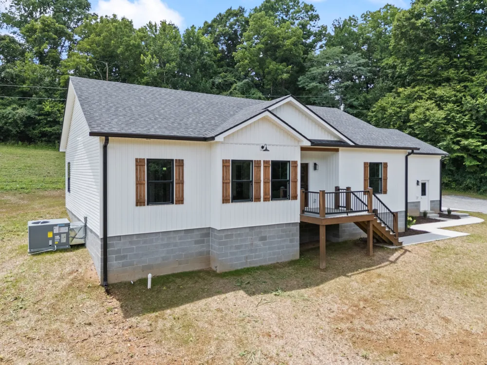1299 Freeman Loop Cumberland Furnace, TN 37051