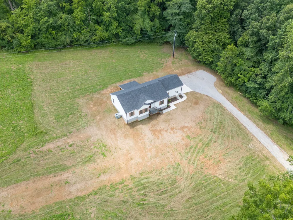 1299 Freeman Loop Cumberland Furnace, TN 37051