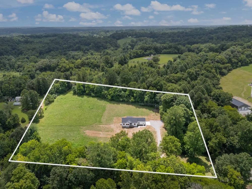 1299 Freeman Loop Cumberland Furnace, TN 37051