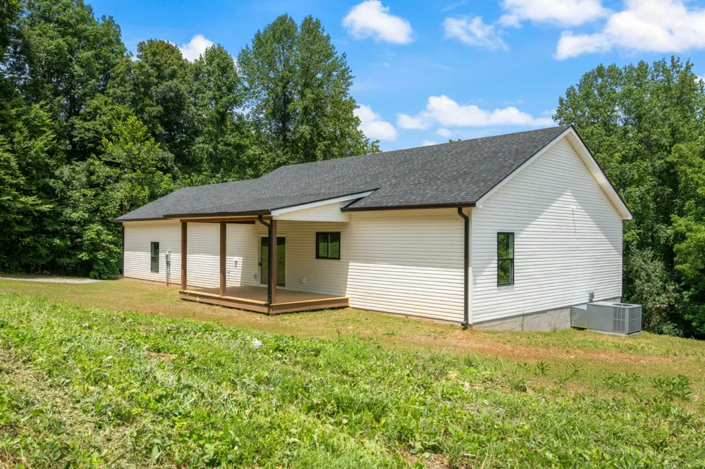 1299 Freeman Loop Cumberland Furnace, TN 37051