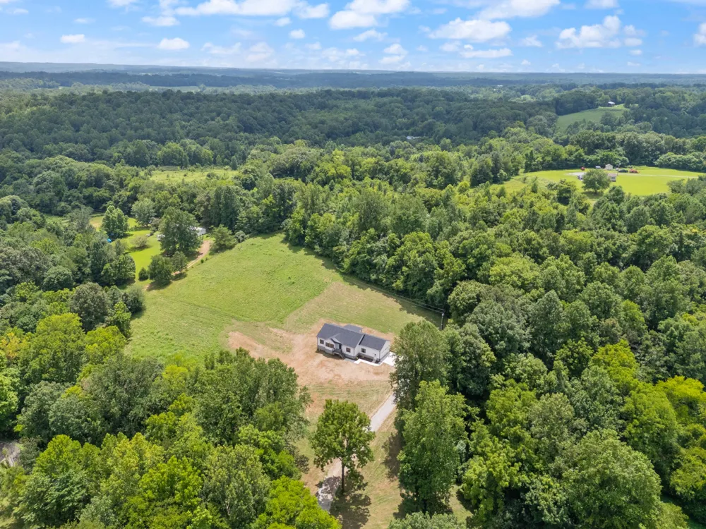 1299 Freeman Loop Cumberland Furnace, TN 37051