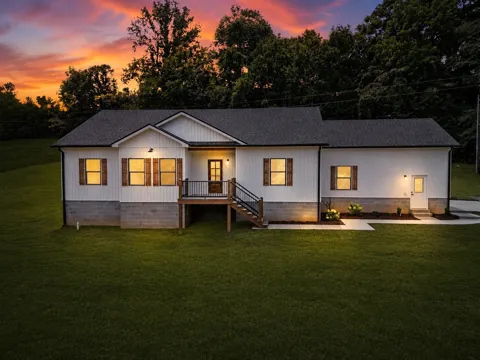 1299 Freeman Loop