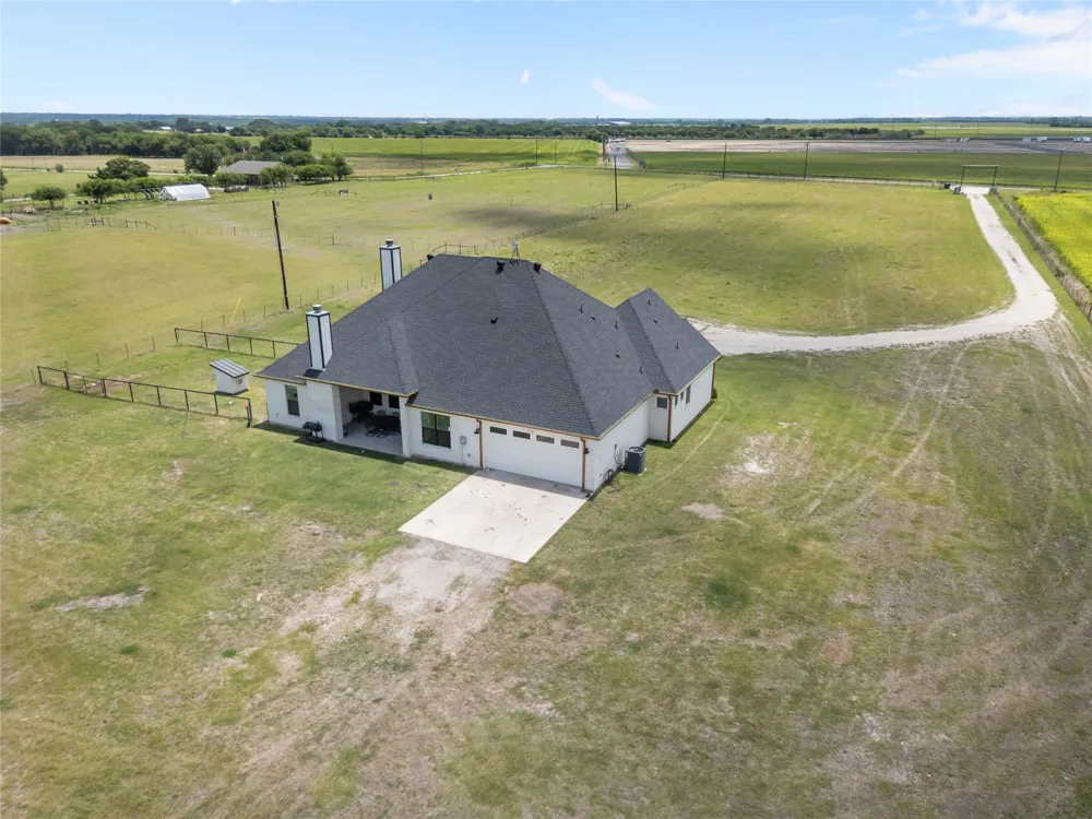 850 Cooke Road Ennis, TX 75119